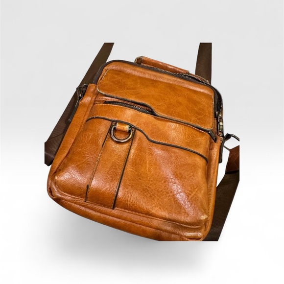 None Other - Classic Brown Leather Messenger Bag